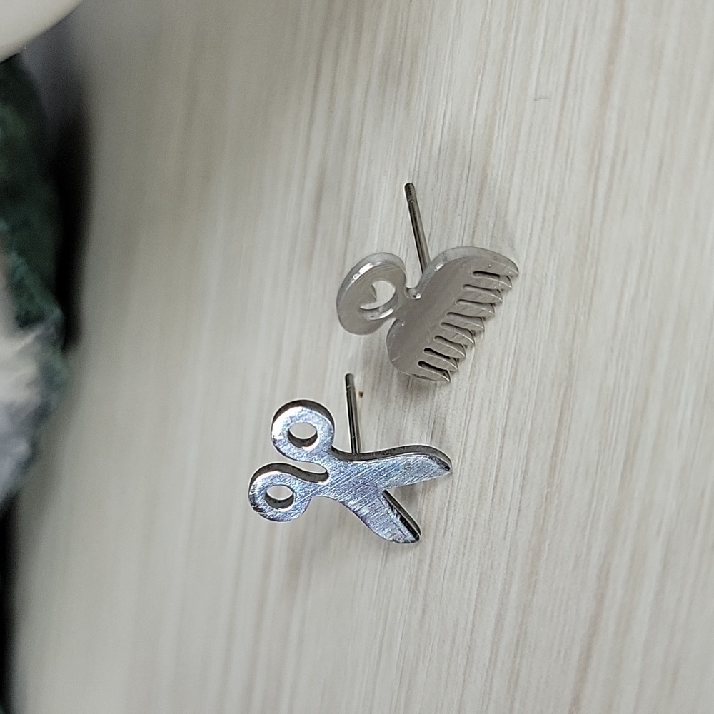 Hair Stylist Barber Stud Earrings, unisex - Picture 4 of 5